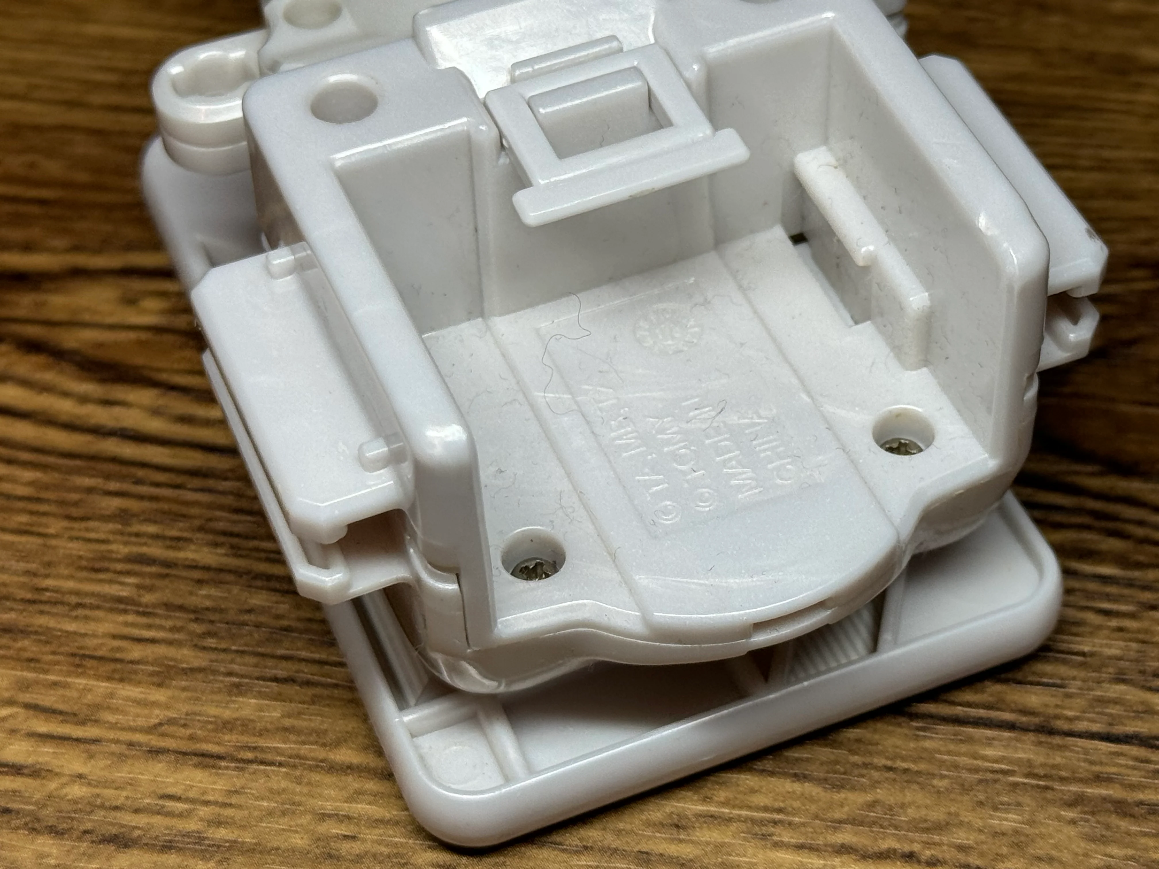 BB-98 White 3 Segment Launcher Grip Beyblade Takara Tomy #1 - Image 3