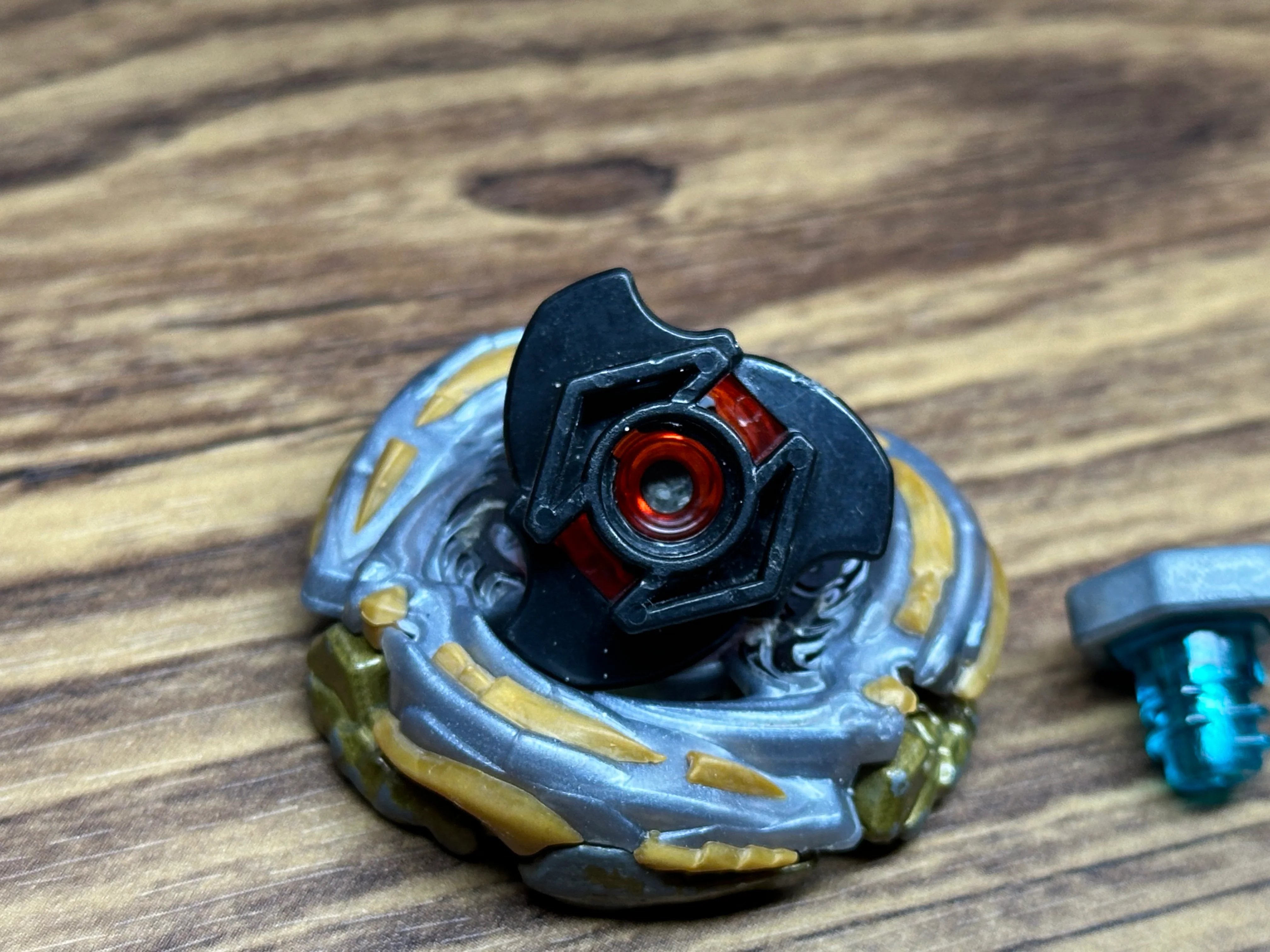 Hasbro Meteo L-Dragon LW105 EWD Beyblade Combo #1 - Image 4